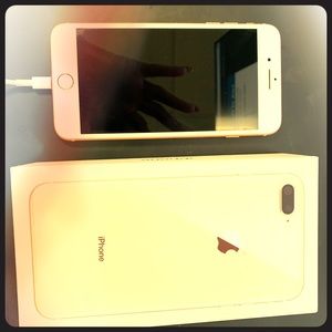 iPhone 8 Plus 256GB UNLOCKED - like new!
